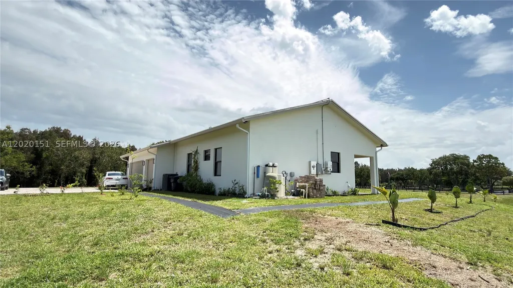 19860 Skyhawk Lane Loxahatchee FL 33470