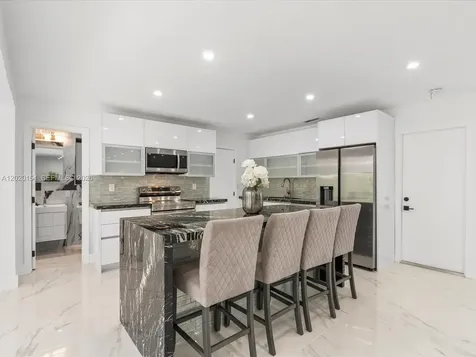 2340 NE 194th Street Miami FL 33180