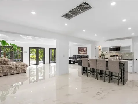 2340 NE 194th Street Miami FL 33180