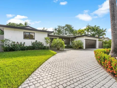 2340 NE 194th Street Miami FL 33180
