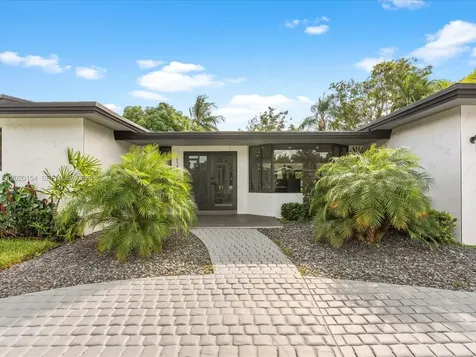2340 NE 194th Street Miami FL 33180