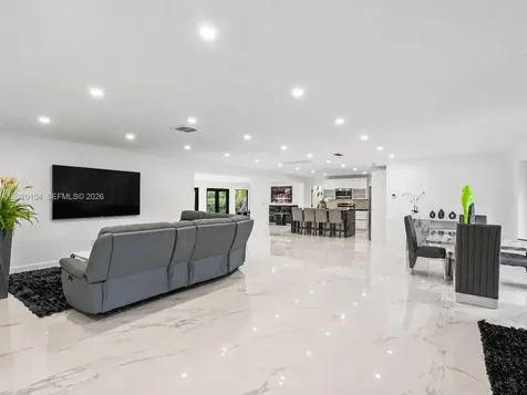 2340 NE 194th Street Miami FL 33180