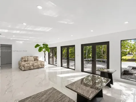 2340 NE 194th Street Miami FL 33180