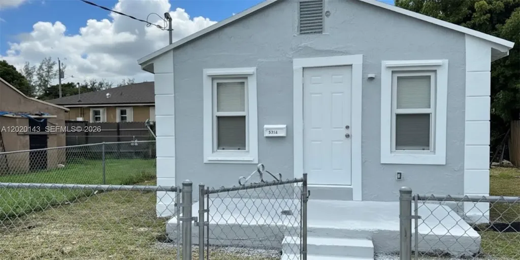 2103 NW 57th Street Miami FL 33142