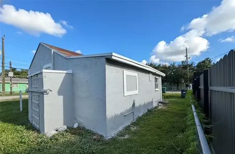 2103 NW 57th Street Miami FL 33142