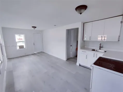 2103 NW 57th Street Miami FL 33142