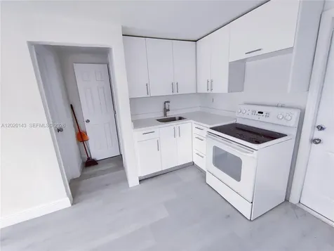 2103 NW 57th Street Miami FL 33142