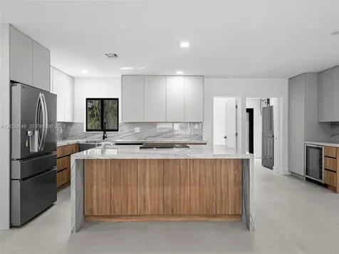 610 NE 164th Terrace Miami FL 33162