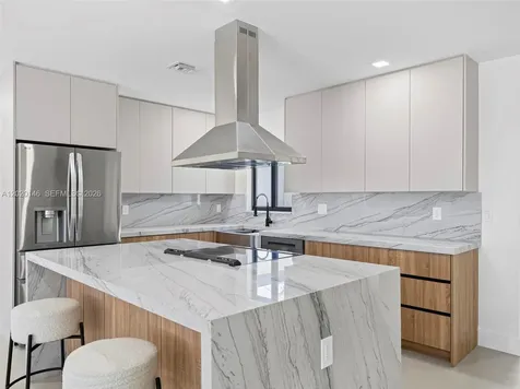 610 NE 164th Terrace Miami FL 33162