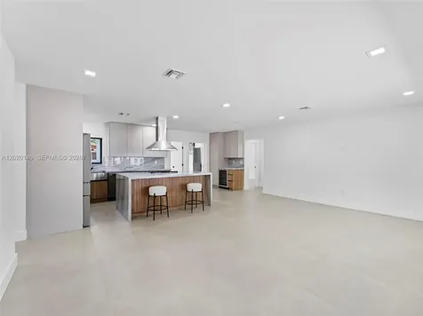 610 NE 164th Terrace Miami FL 33162