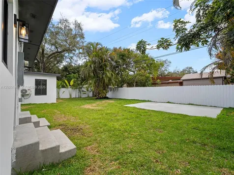 610 NE 164th Terrace Miami FL 33162