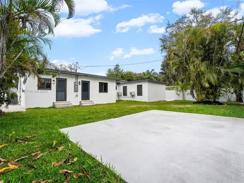 610 NE 164th Terrace Miami FL 33162