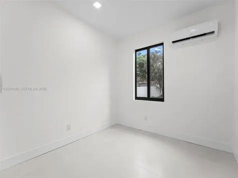 610 NE 164th Terrace Miami FL 33162