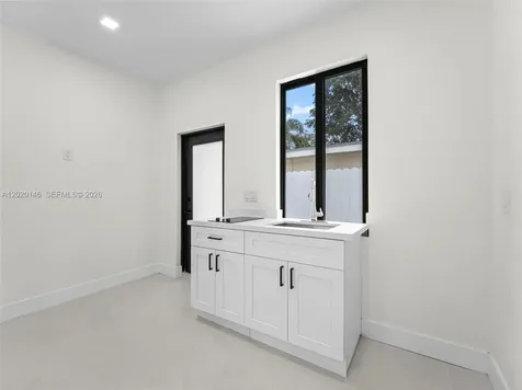 610 NE 164th Terrace Miami FL 33162