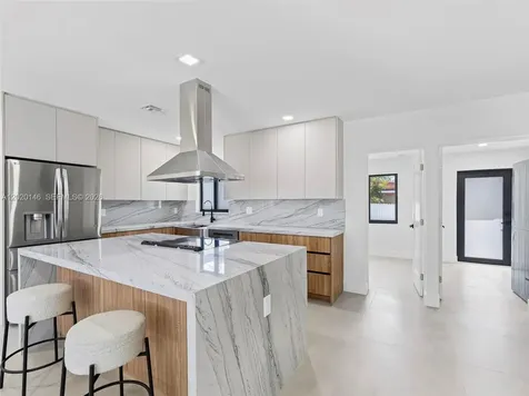 610 NE 164th Terrace Miami FL 33162