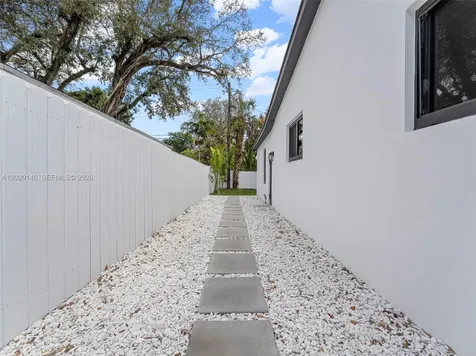 610 NE 164th Terrace Miami FL 33162