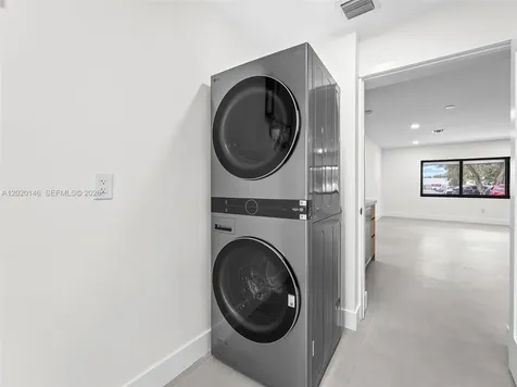 610 NE 164th Terrace Miami FL 33162