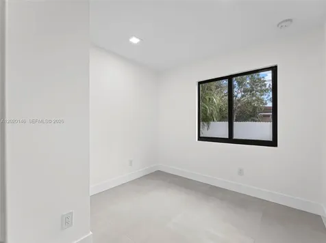 610 NE 164th Terrace Miami FL 33162