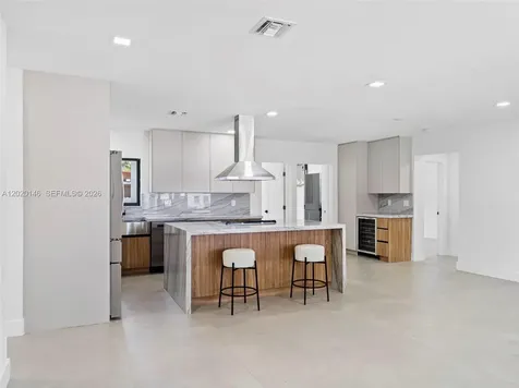 610 NE 164th Terrace Miami FL 33162
