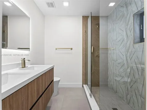 610 NE 164th Terrace Miami FL 33162