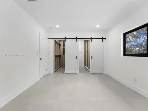610 NE 164th Terrace Miami FL 33162