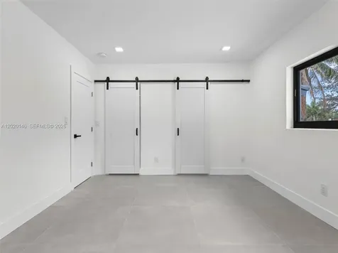 610 NE 164th Terrace Miami FL 33162
