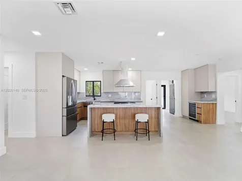 610 NE 164th Terrace Miami FL 33162