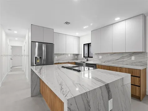 610 NE 164th Terrace Miami FL 33162