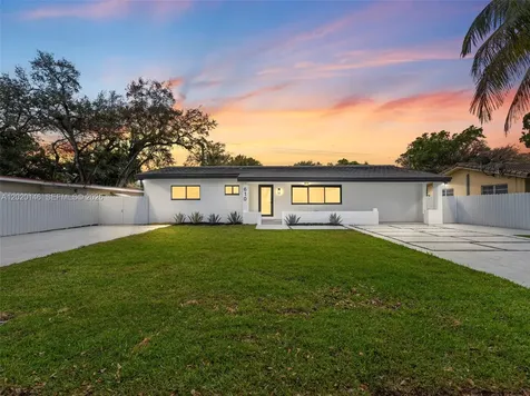 610 NE 164th Terrace Miami FL 33162