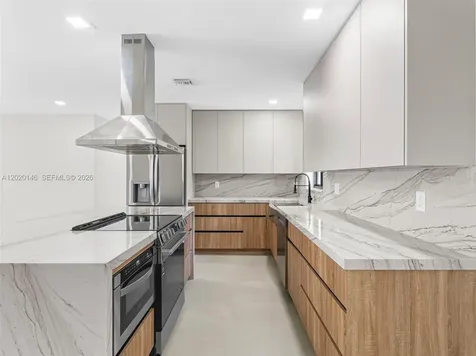 610 NE 164th Terrace Miami FL 33162