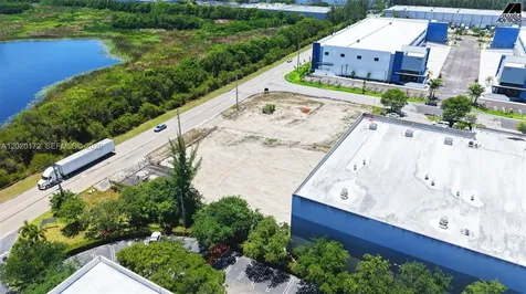 11501 NW 124th Street Medley FL 33178