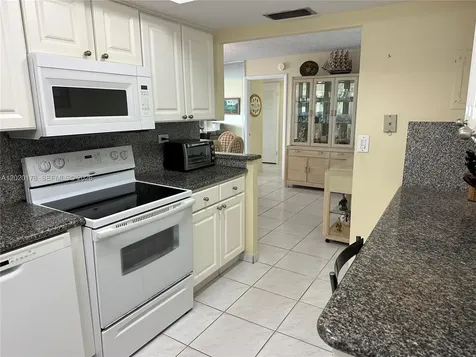 6039 Collins Avenue Miami Beach FL 33140