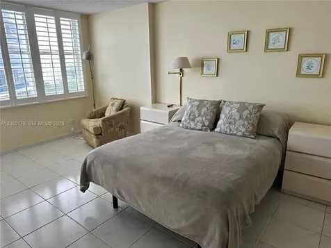 6039 Collins Avenue Miami Beach FL 33140