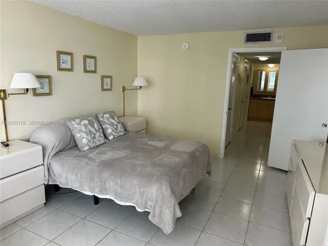 6039 Collins Avenue Miami Beach FL 33140