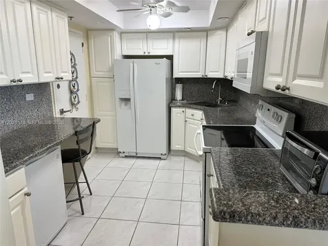 6039 Collins Avenue Miami Beach FL 33140