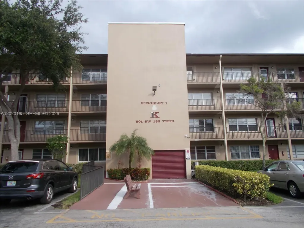 801 SW 133rd Terrace Pembroke Pines FL 33027