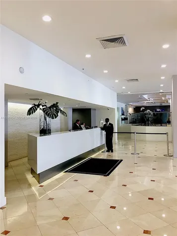 100 Lincoln Road Miami Beach FL 33139