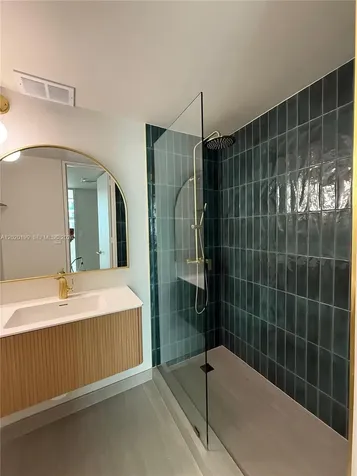 5055 Collins Avenue Miami Beach FL 33140