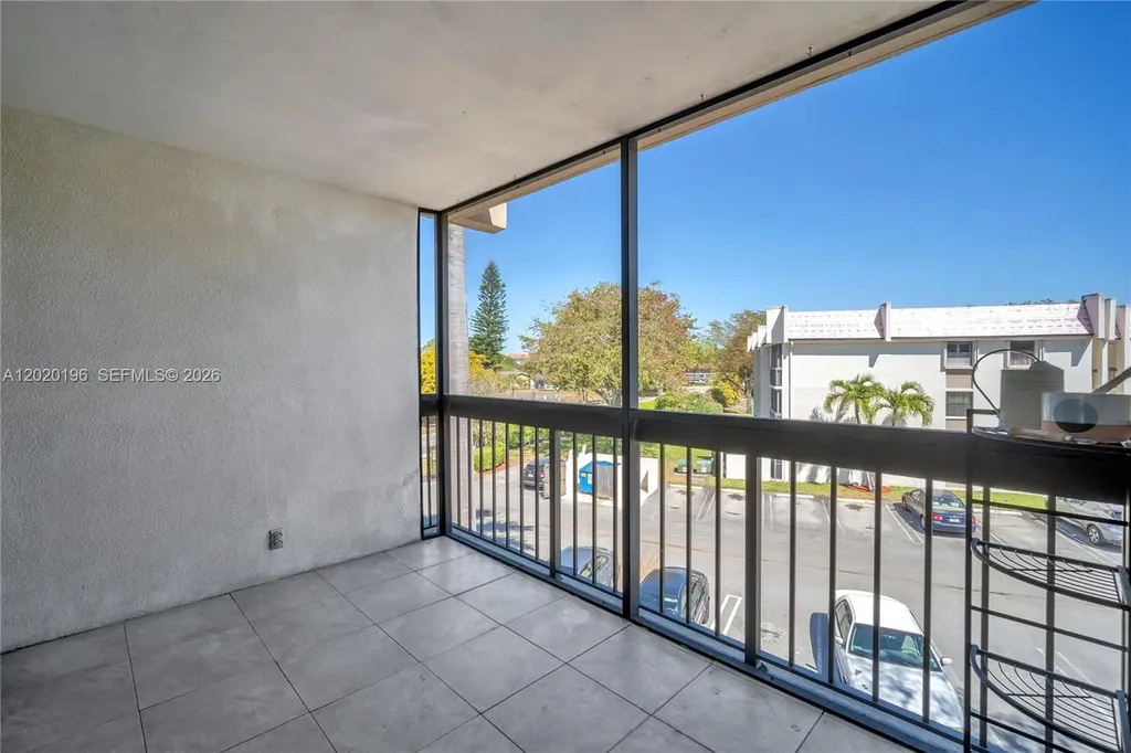 8437 Forest Hills Drive Coral Springs FL 33065