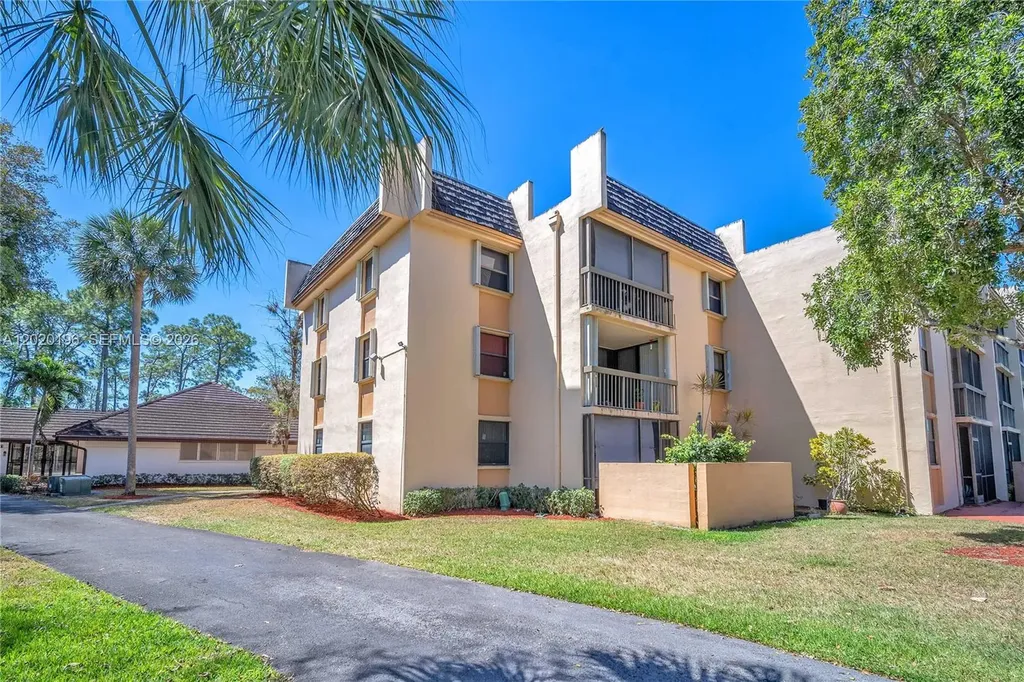 8437 Forest Hills Drive Coral Springs FL 33065