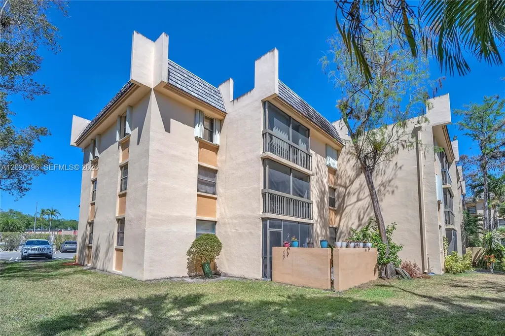 8437 Forest Hills Drive Coral Springs FL 33065