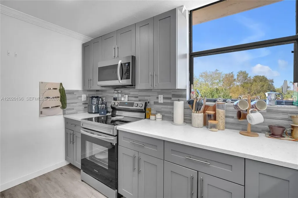 8437 Forest Hills Drive Coral Springs FL 33065