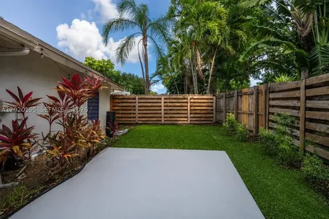 136 Greens Road Hollywood FL 33021