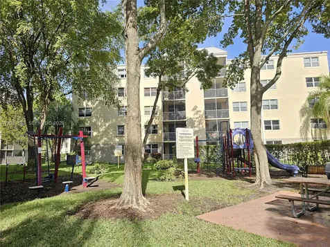 8333 Lake Drive Doral FL 33166