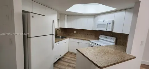 8333 Lake Drive Doral FL 33166
