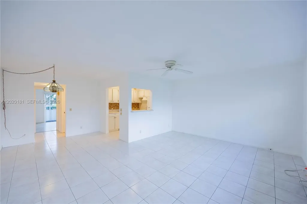 303 Preston H Boca Raton FL 33434