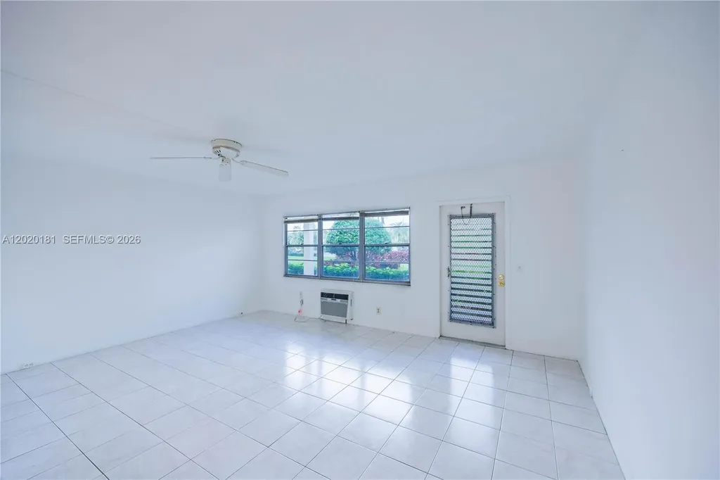 303 Preston H Boca Raton FL 33434