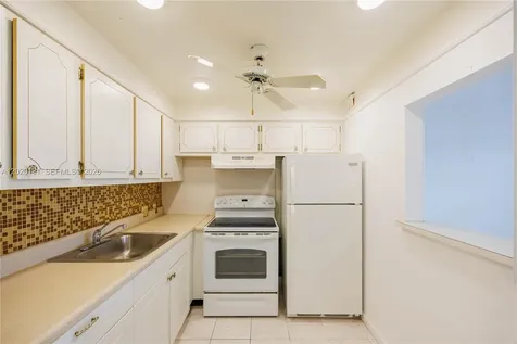 303 Preston H Boca Raton FL 33434