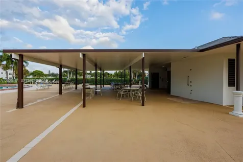 303 Preston H Boca Raton FL 33434