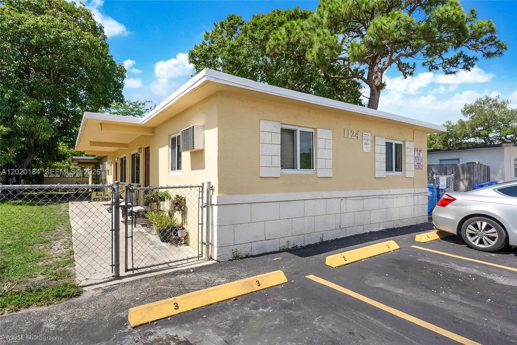 1124 NW 2nd Street Fort Lauderdale FL 33311